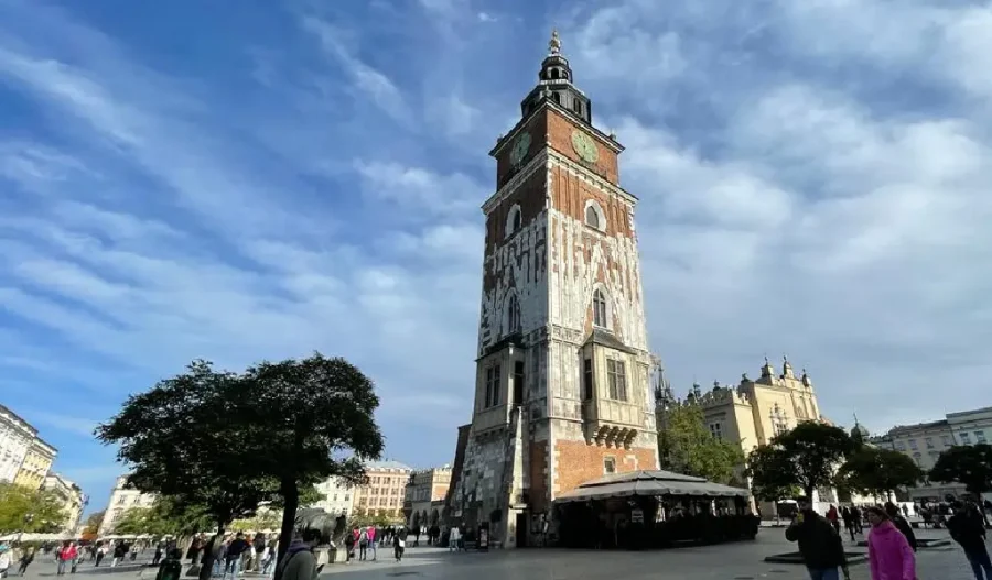Torre del ayuntamiento cracovia